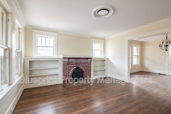 Photo - 718 78th St S