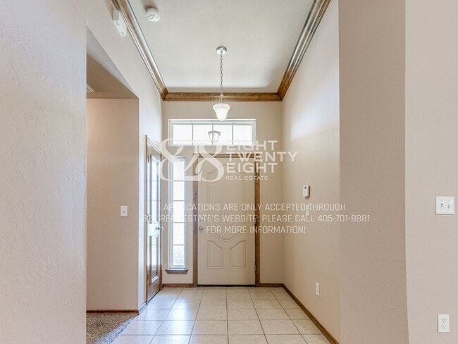 Photo - 2909 Line Dr