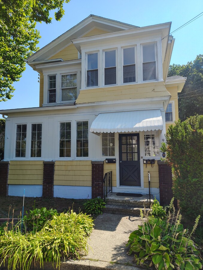 Photo - 9 University Pl Unit 9 University Place Apt 1