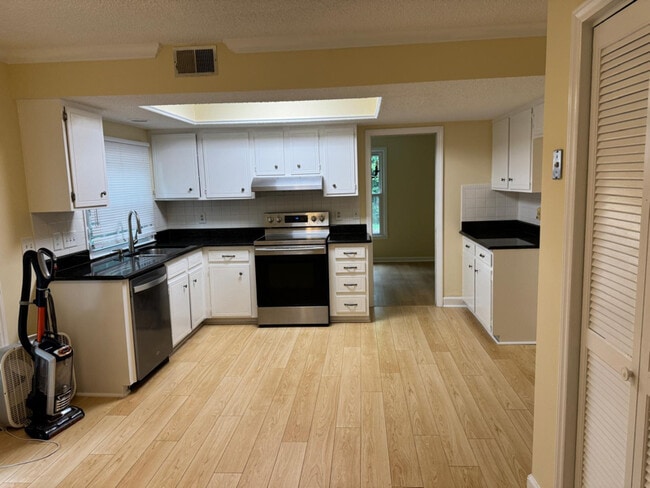 Photo - 4723 Shea Ln