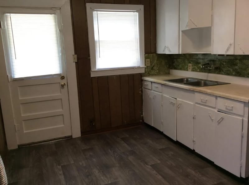 Photo - 5915 Henderson Ave