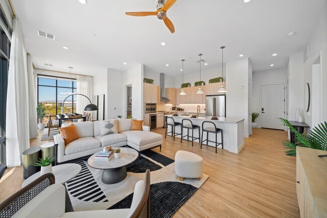 Photo - Residences Kierland