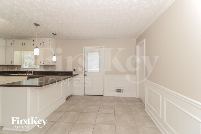 Photo - 2671 Pine Log Way