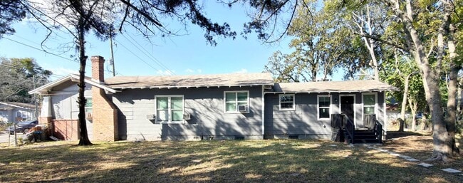 Photo - 101 W 21st St