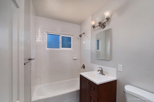 Photo - Talmadge 1 bedroom beauty!!  4459 1/2 52nd... Unit 4459 1/2 52nd Street