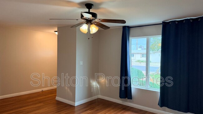 Photo - 523 E Malibu Dr