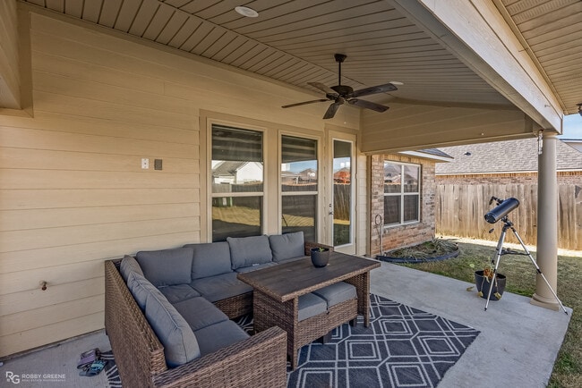 Photo - 604 Labarre Ln