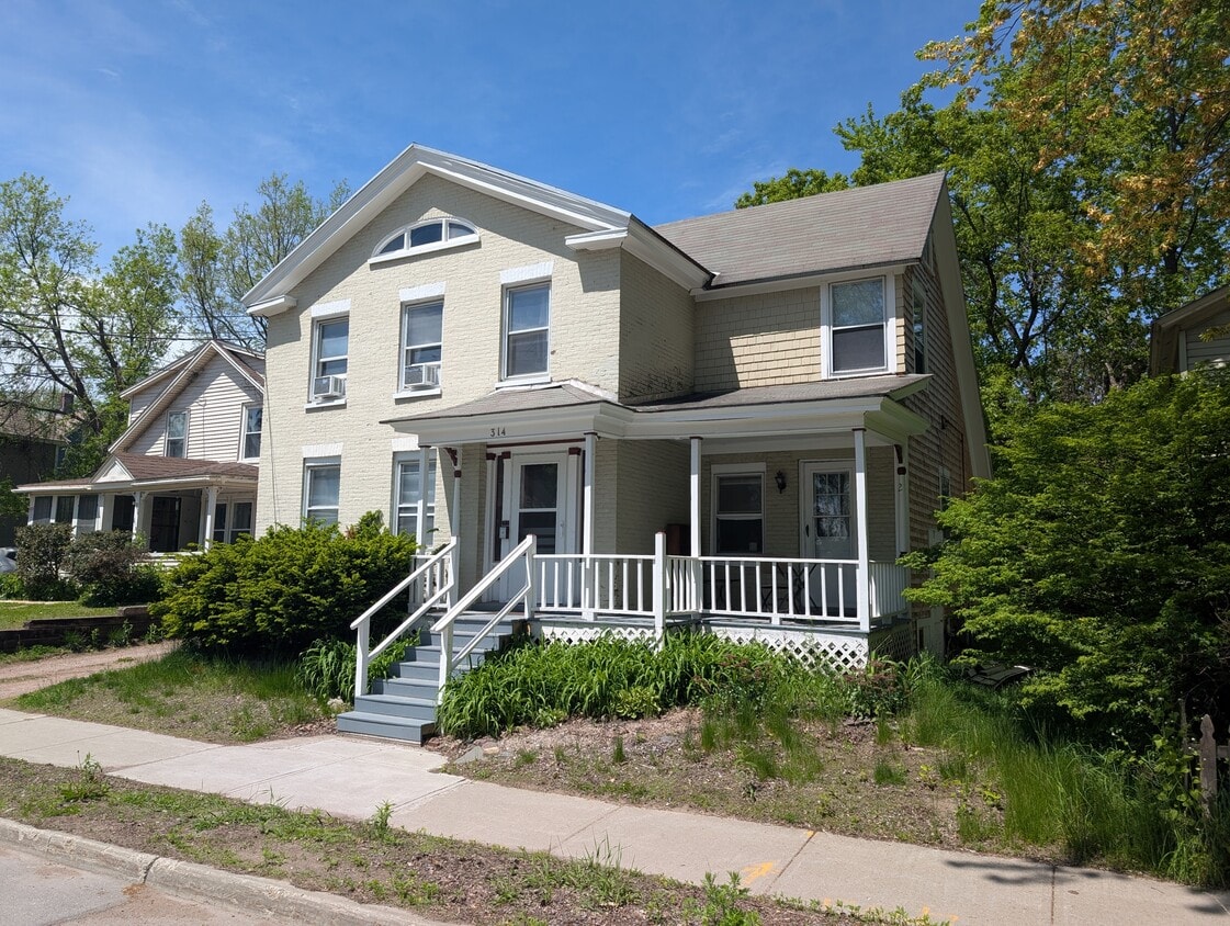 Photo - 314 Colchester Ave (Burlington, VT)
