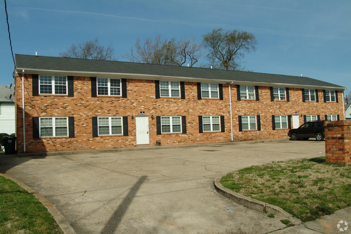 Photo - 2607 Gosnold Ave Apartments