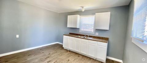 Building Photo - 3007 Henderson Ave Rental