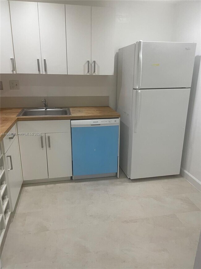 Photo - 10525 SW 112th Ave Unit 315