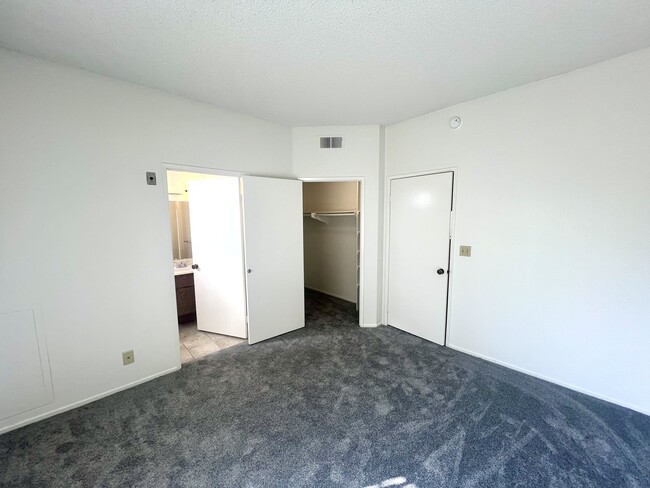 Photo - Crown Point Apartments