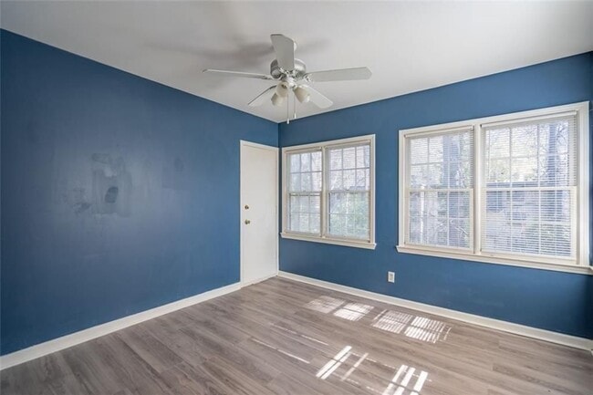54 Monet Ct NW