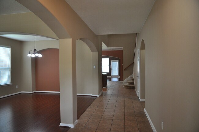 Photo - 2222 Drake Falls Dr