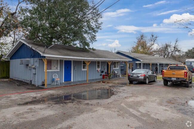 Photo - 1001-1007 Spooner St