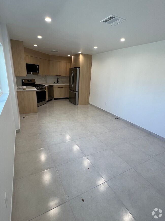 Building Photo - 10627 Hatteras St Unit 10627 Rental