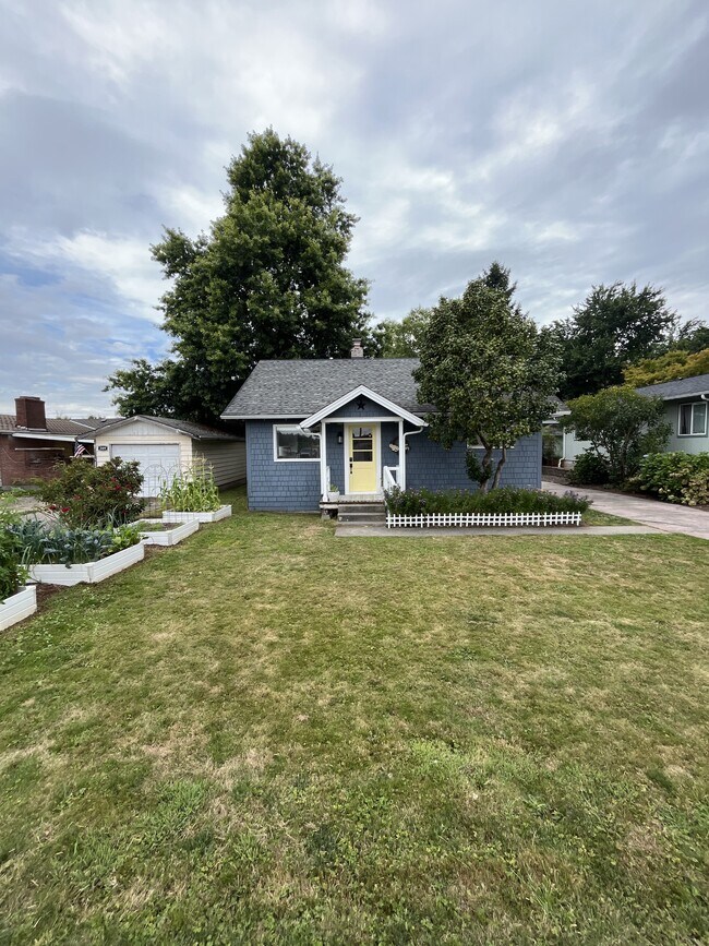 Building Photo - 311 E Main St Rental