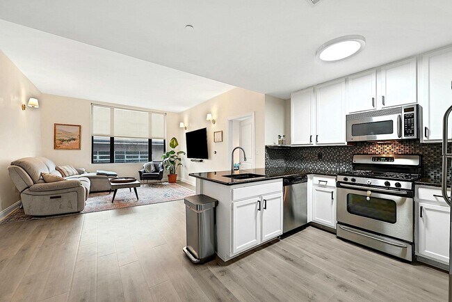 Photo - 4315 Park Ave Unit 5D