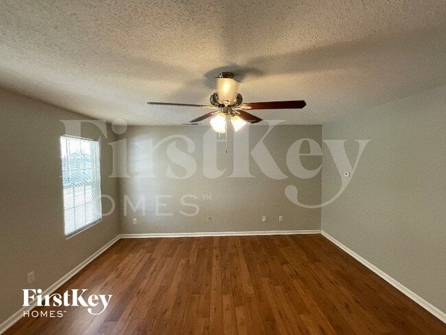 3125 Glen Laurel Ln