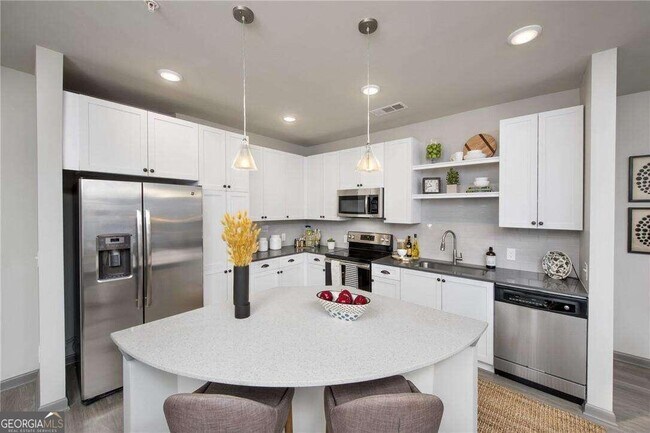 Photo - 6919 Peachtree Rd Unidad 431