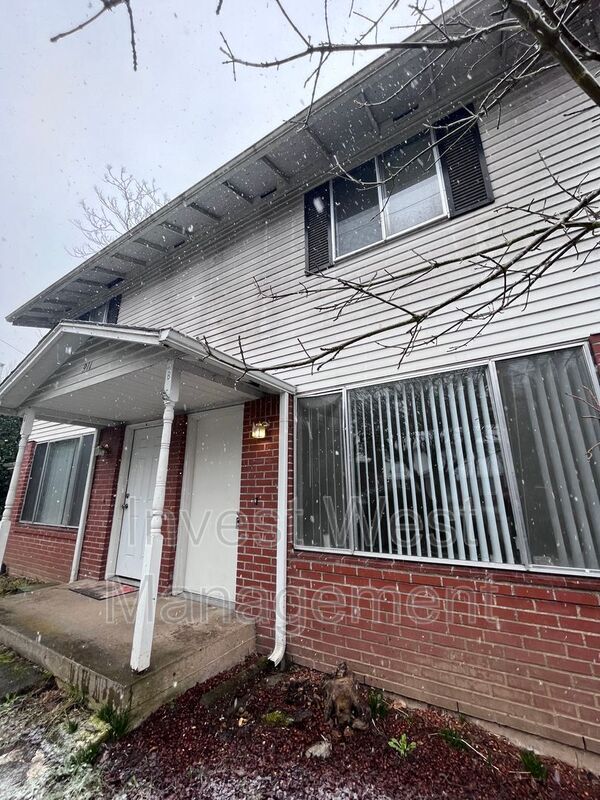 Photo - 911 W 29th St Condo Unit #B