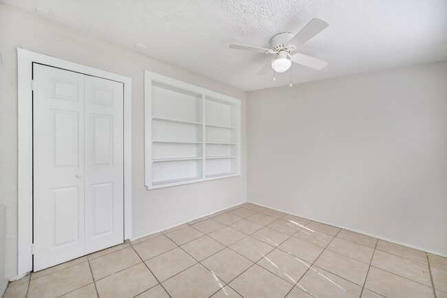 Photo - Pinewood Apartments