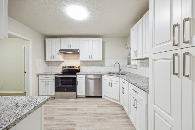 Photo - 2511 Evergreen Dr