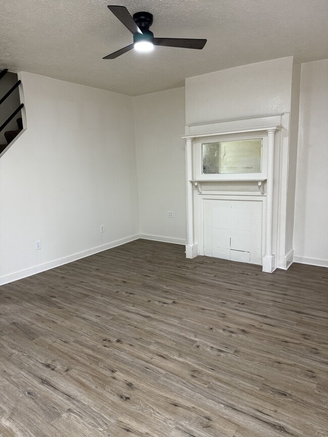 Photo - 722 Eureka St