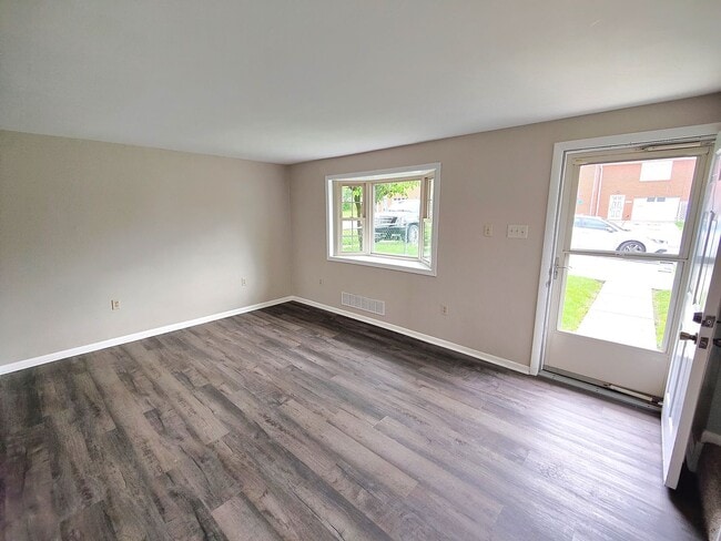 Photo - *Recently Updated 2BD/1.5BA Townhouse Available for Rent in West Mifflin*