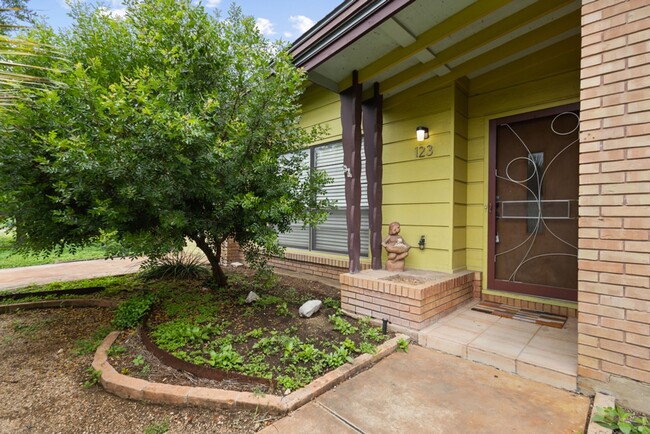 Photo - 2 Bed/2 Bath in Northeast Park Subdivision w/ pool
