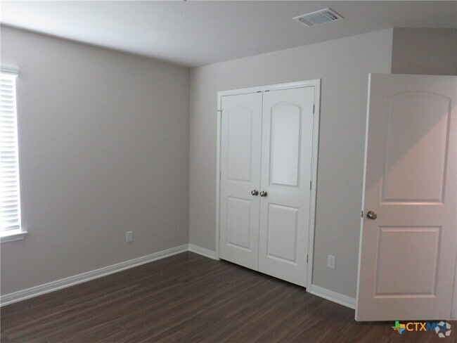 Building Photo - 6308 Golden Gate Dr Rental