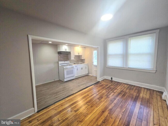 Photo - 2540 S 61st St