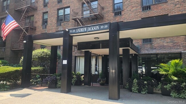 Building Photo - 35-20 Leverich St Unit B225 Rental