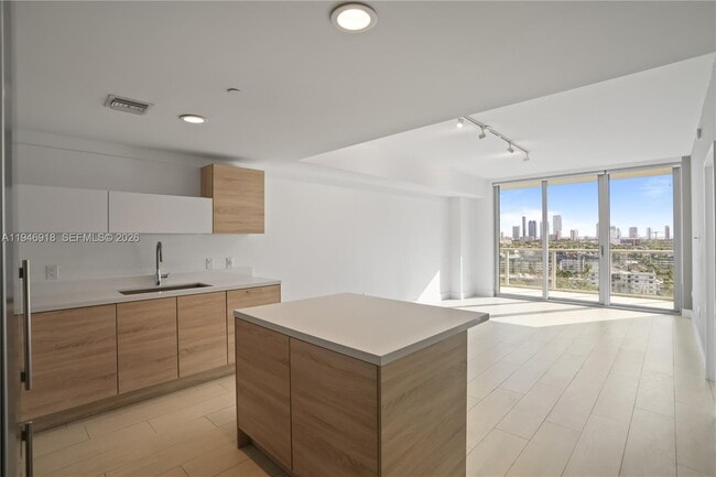 Photo - 16385 Biscayne Blvd Unit 1518