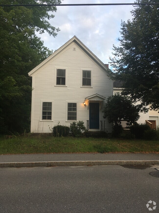 Building Photo - 468 Union St Rental