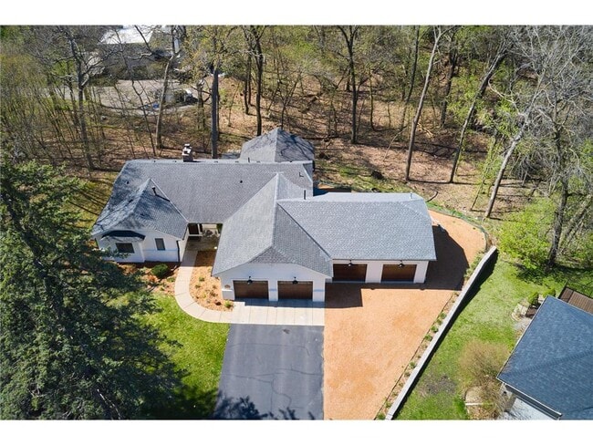 Photo - 1832 Essex Rd