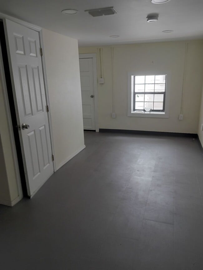 Photo - 1143 S Virginia Ave Apartments Unit MMI VA B