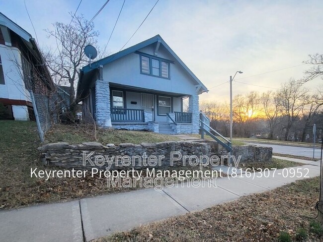 Photo - 1601 E 43rd St