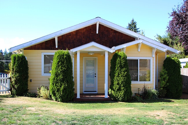 Photo - 11912-11911 11th Pl SW