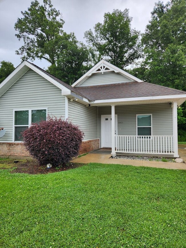 Building Photo - House for Rent