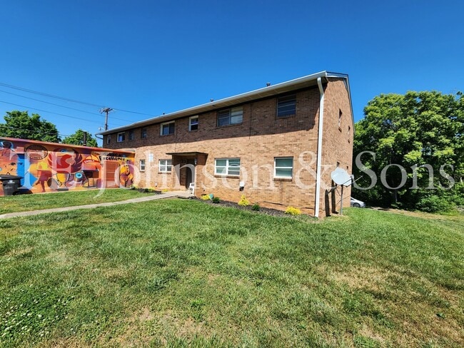 Photo - Updated Unit with Granite Counters & Off-Street Parking in Winston-Salem Unit 1137 C N Cameron Ave