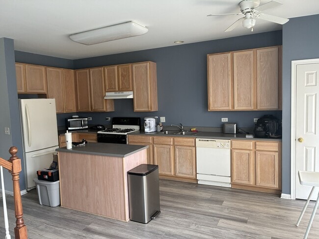 Photo - 782 Thornbury Ct