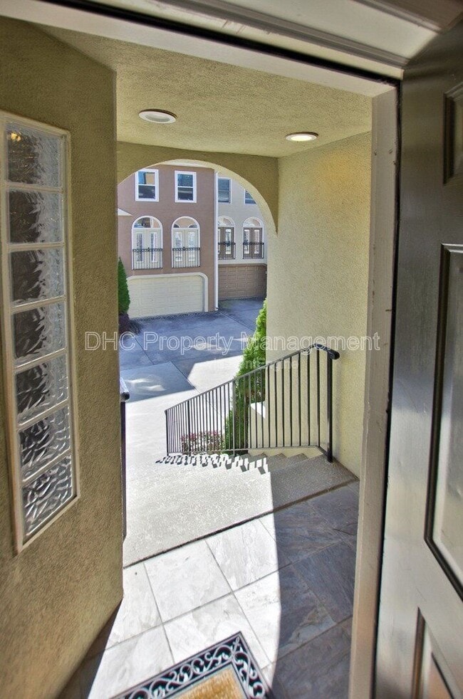 Photo - 835 Piedmont Ave NE