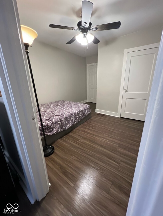 Photo - 421 N State St