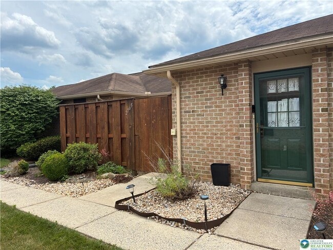 Photo - 2765 Rolling Green Pl