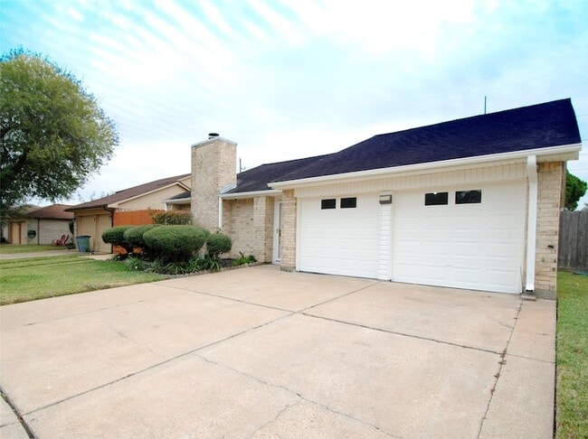 Photo - 16311 La Luna Dr