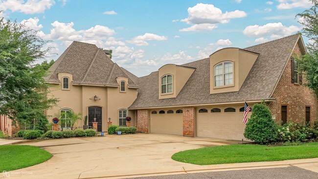 Building Photo - Beautiful Home on the Red River....