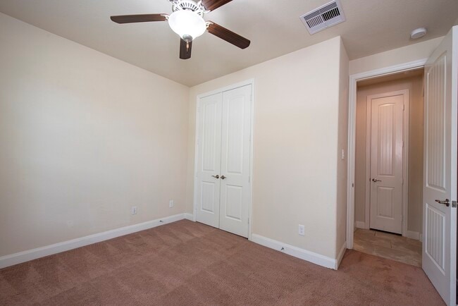 Photo - 31 Hearthshire Cir