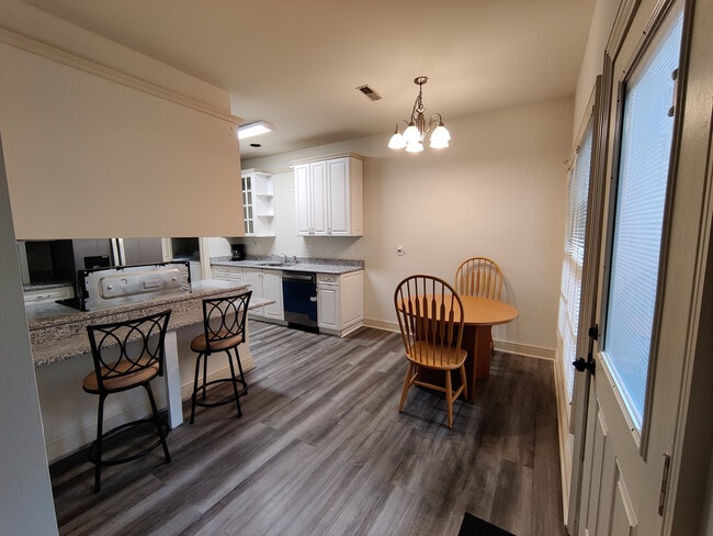 Room in Townhome on Presidents Dr