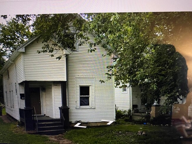 Building Photo - 1135 S Harlan Ave Rental